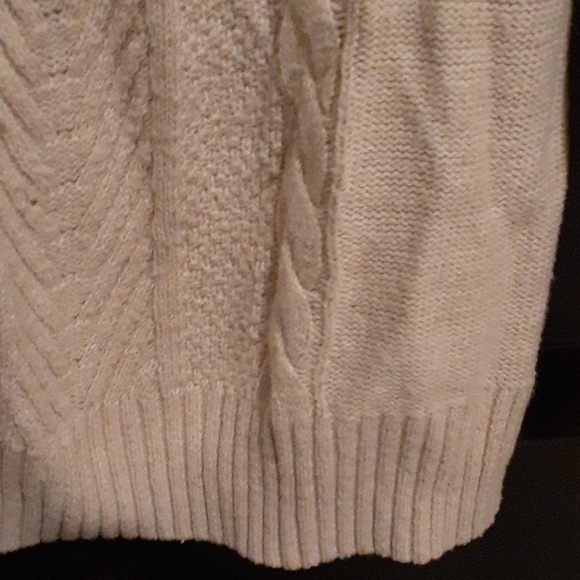 Cable Knit Sweater - Picture 3 of 4